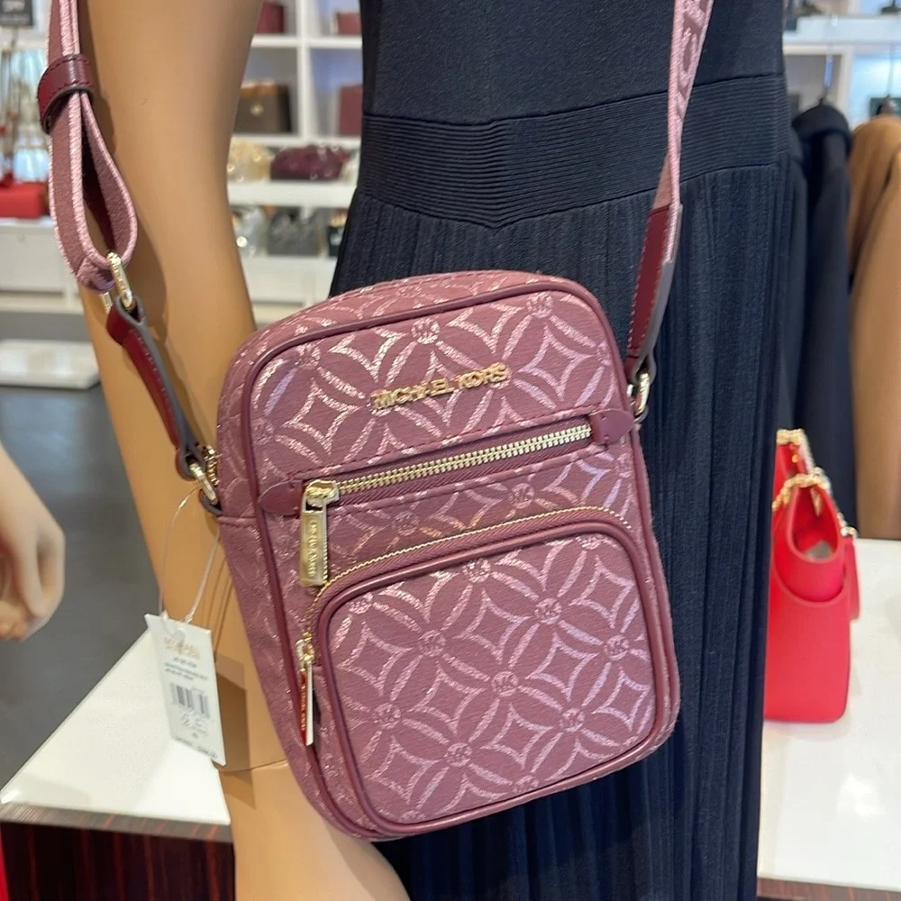 Michael Kors Jet Set Medium Signature Logo Crossbody Bag
Oxbloodl Jacquard
NWT - Picture 1 of 16
